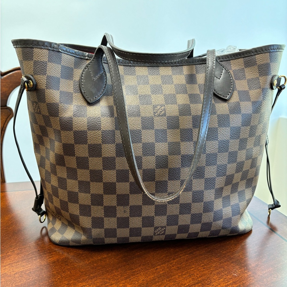 Authentic Louis Vuitton - Picture 13 of 14